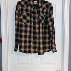 Wrangler Plaid Button-Up Shirt